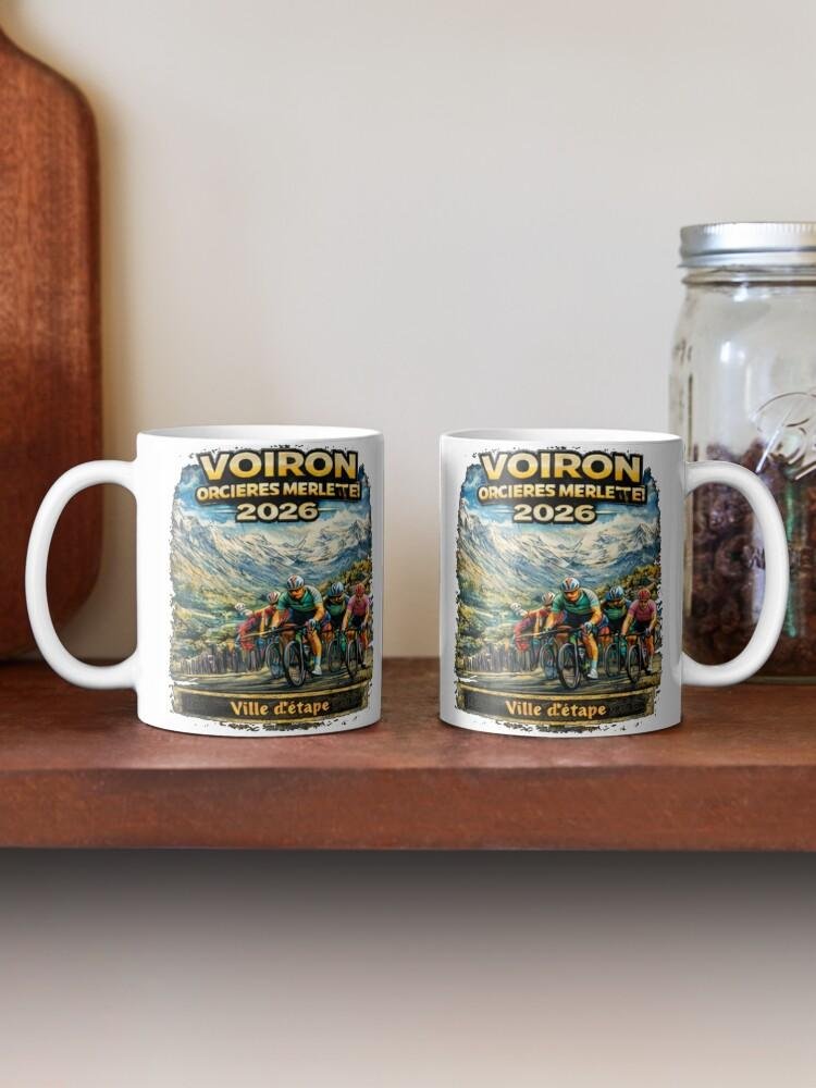 Voiron – Orcières-Merlette 2026 | Ville d’étape cycliste – Mug vintage 1 Mug vintage Voiron Orcières-Merlette 2026 inspiré d’une étape cycliste française